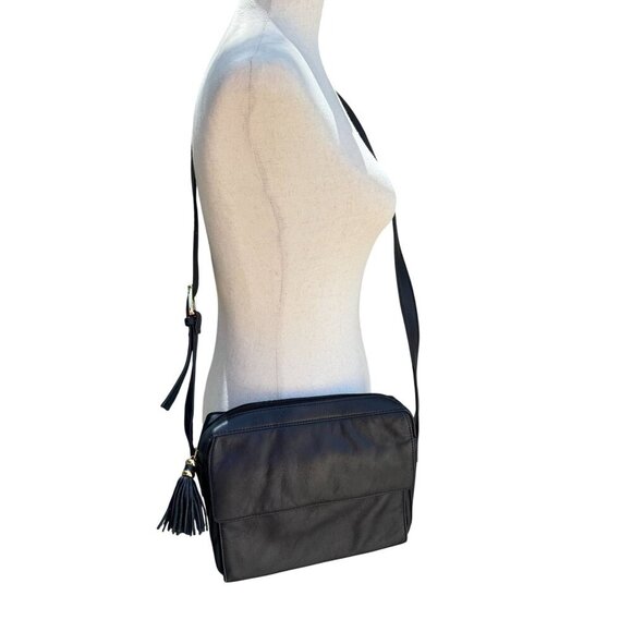 Giani Bernini Womens Navy Leather Tassel Accent Zip Close Crossbody Shoulder Bag - Picture 1 of 9